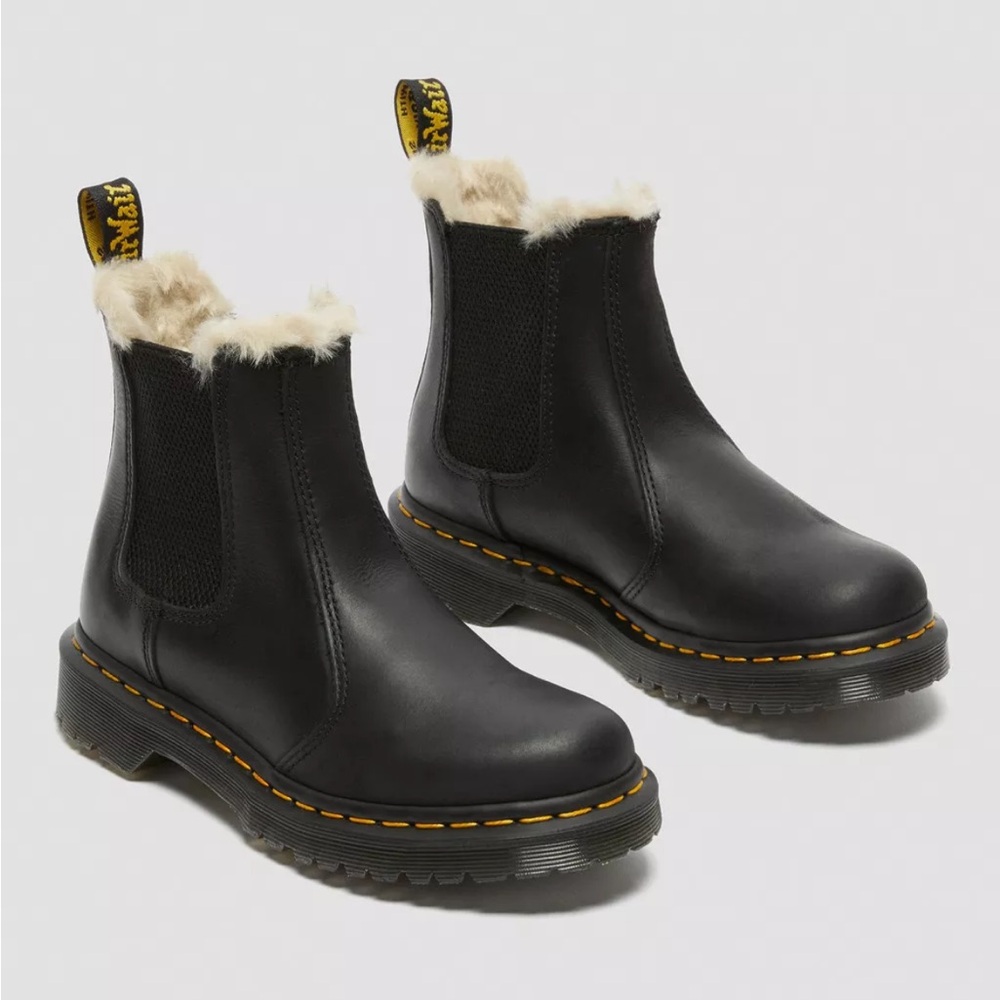 Dr. Marten’s Leonore Chelsea boots faux fur lined